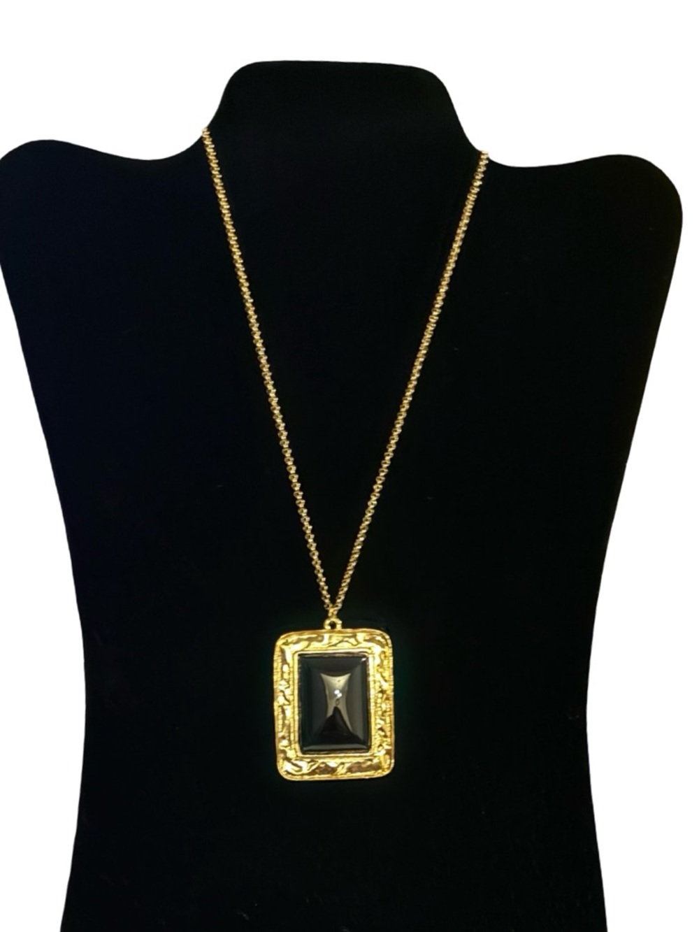 Beautiful Mayamar Onyx Rectangles Gold Pendant Necklace